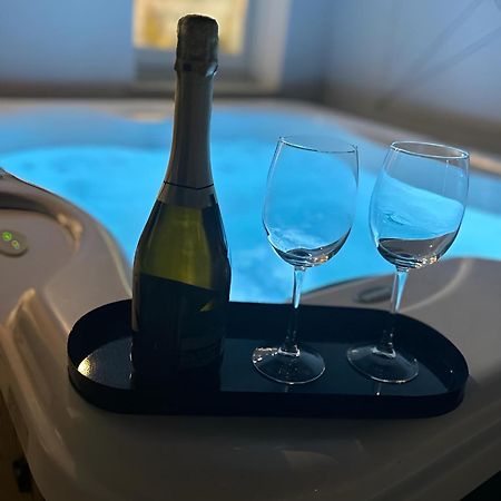 "Bea'S Terrace" - Private Jacuzzi And Panoramic Rooftop In The City Centre Cagliari Eksteriør billede